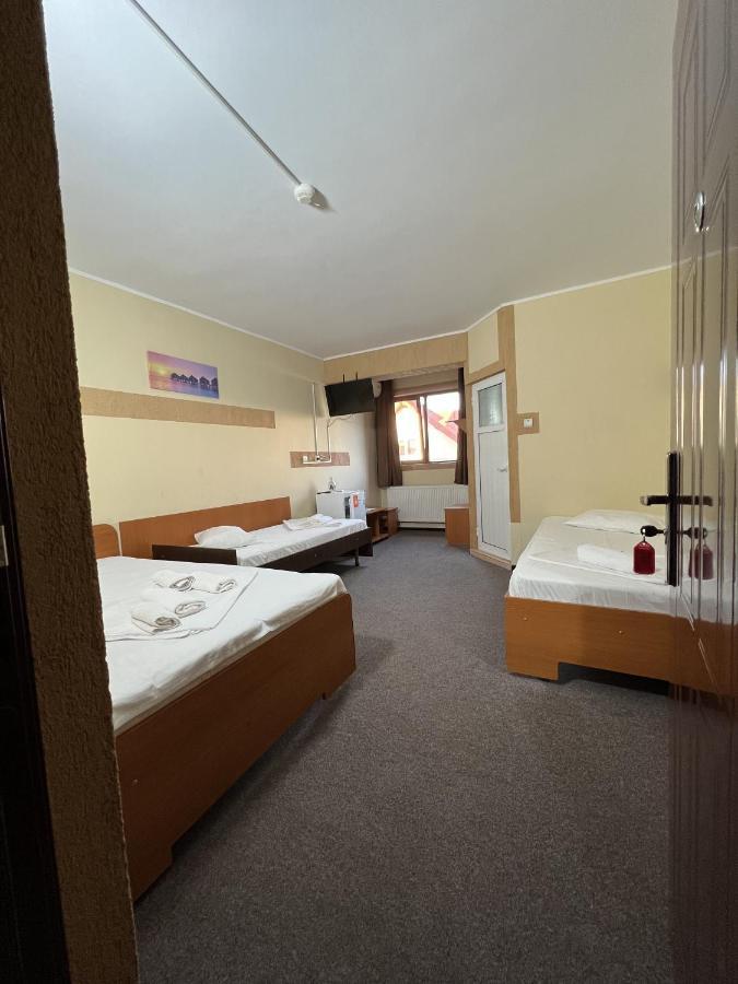 Hotel Monte Carlo Piteşti Extérieur photo