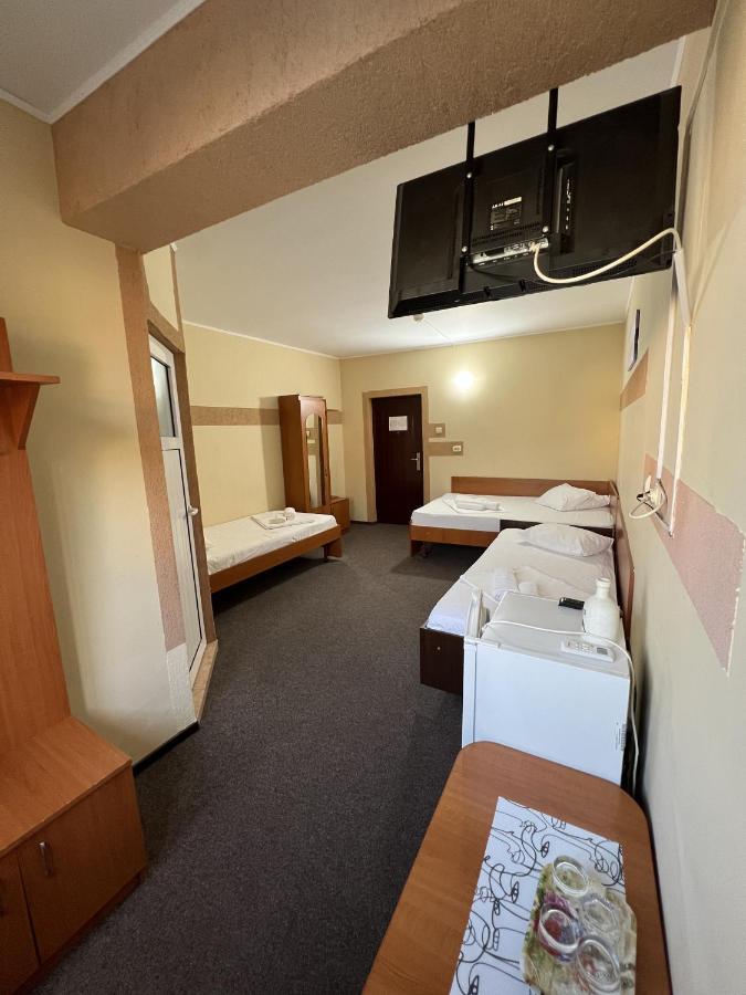 Hotel Monte Carlo Piteşti Extérieur photo
