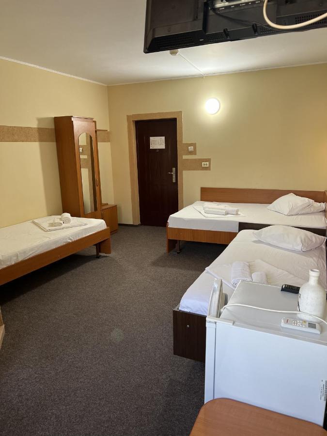 Hotel Monte Carlo Piteşti Extérieur photo