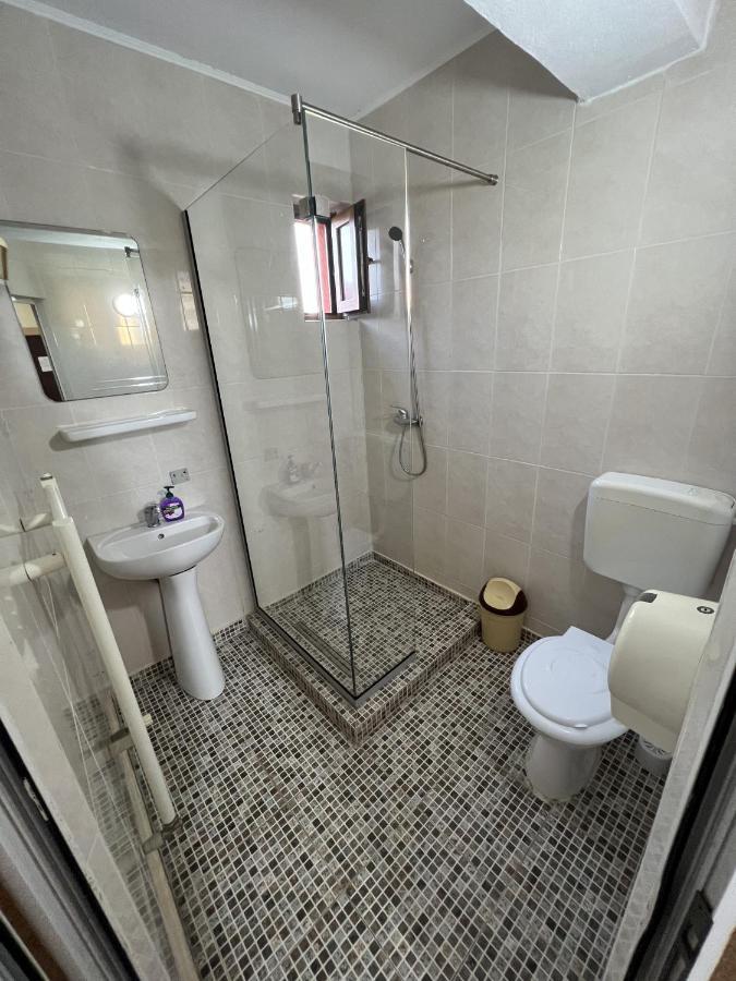 Hotel Monte Carlo Piteşti Extérieur photo
