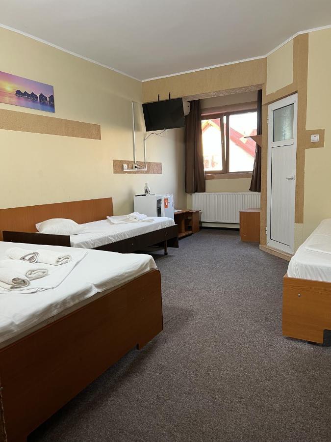 Hotel Monte Carlo Piteşti Extérieur photo